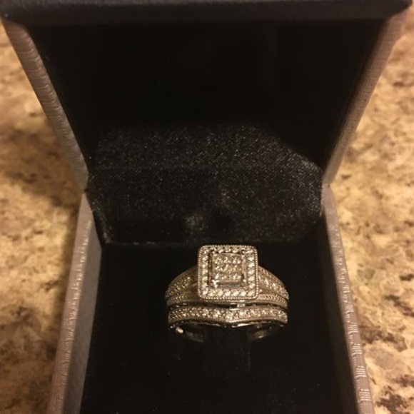 Zales 1/2 ct princess cut size 7 bridal set - Picture 9 of 9